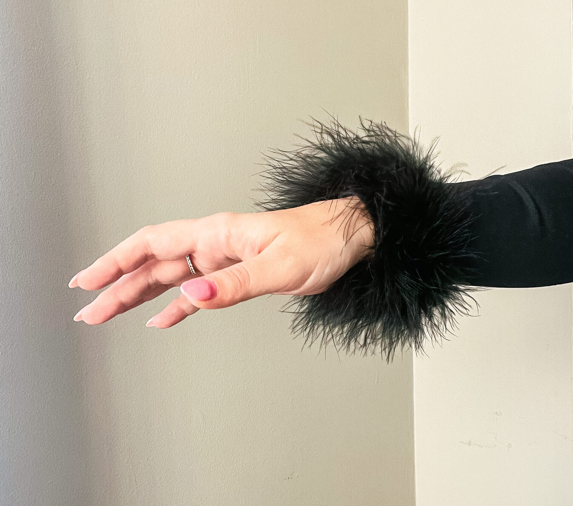 feather cuff slap bracelet ♡ 